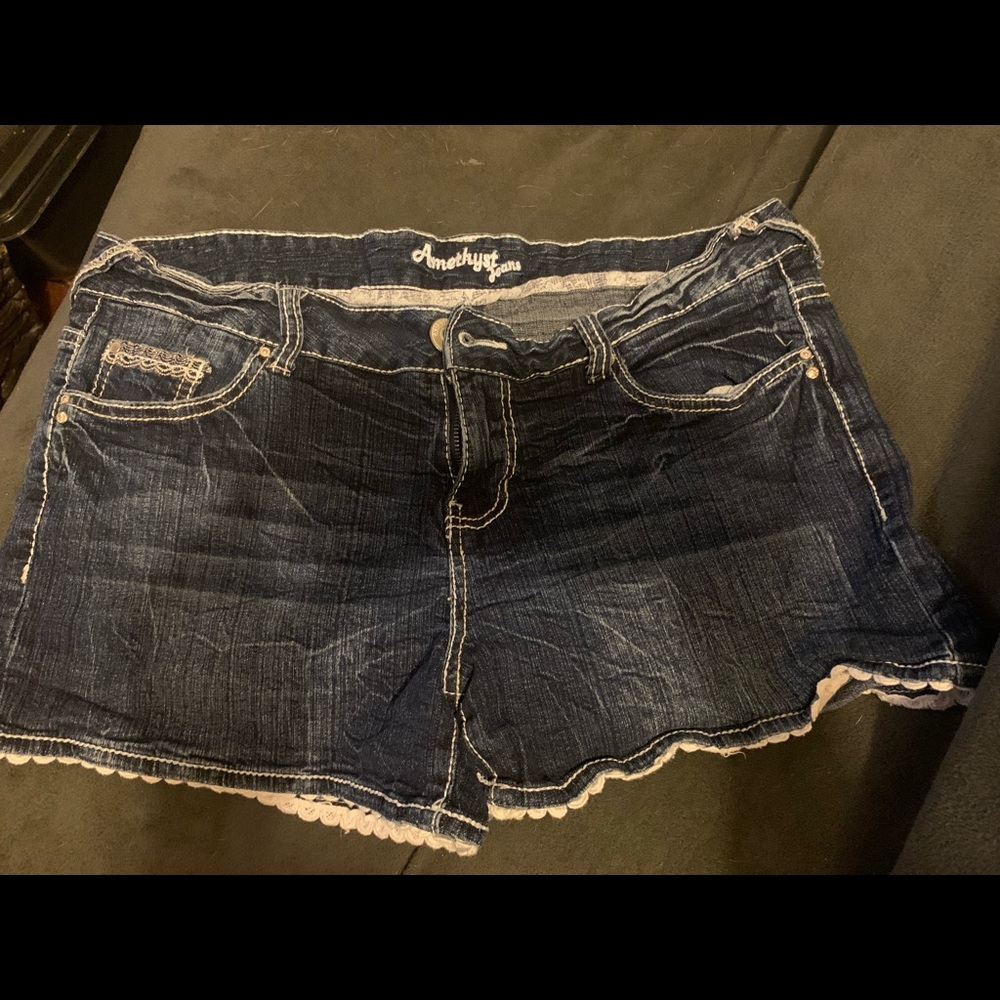 Amethyst jean shorts size 13